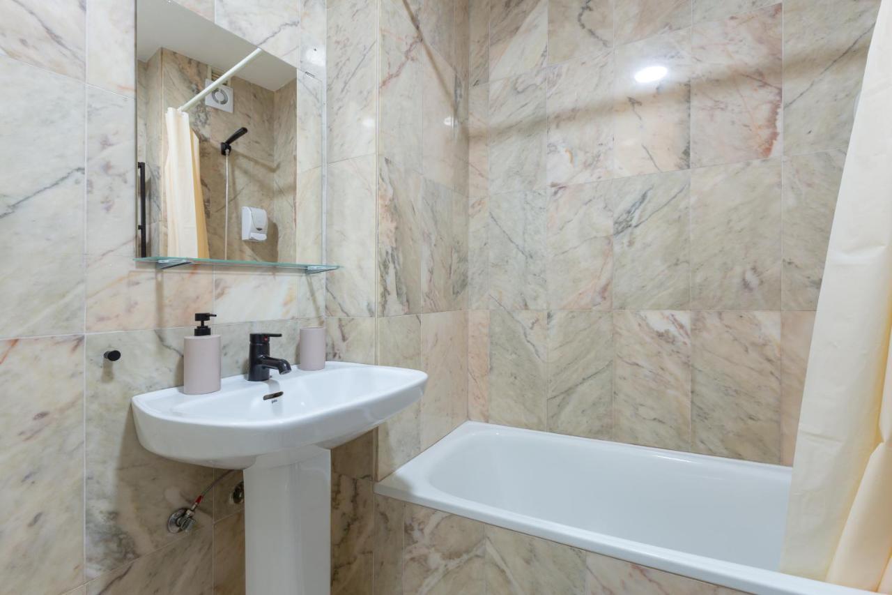 Bright Apartment With Patio And Balconies In The Center Màlaga Exteriér fotografie
