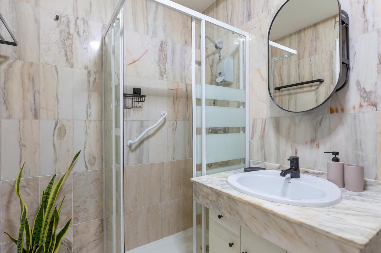 Bright Apartment With Patio And Balconies In The Center Màlaga Exteriér fotografie